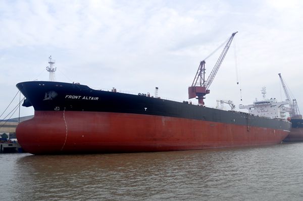 111000吨油船